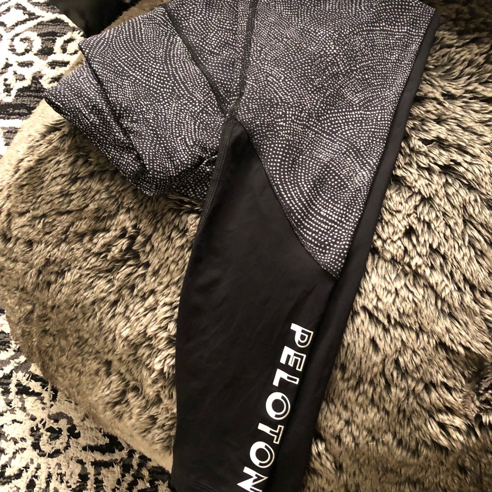 New! Peloton Wunder Under Colorblock (only washed)